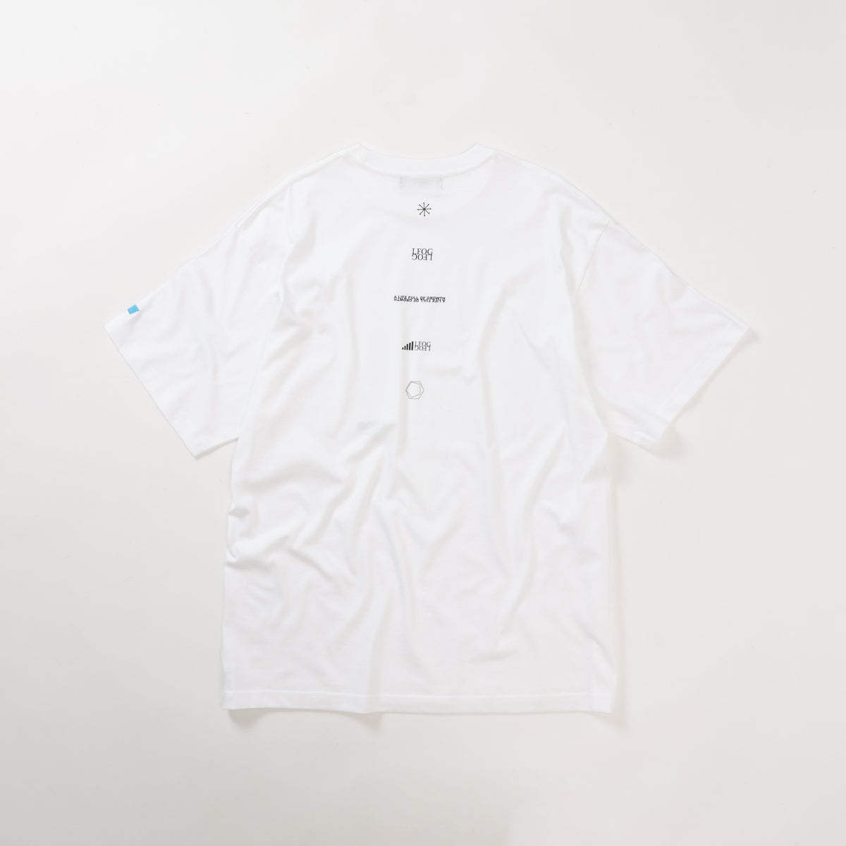 AUTHENTIC S/S STACKED GRAPHIC TEE
